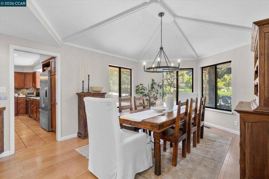 4572 Ewing Rd, Castro Valley, CA 94546 4572 Ewing Rd, Castro Valley, CA 94546