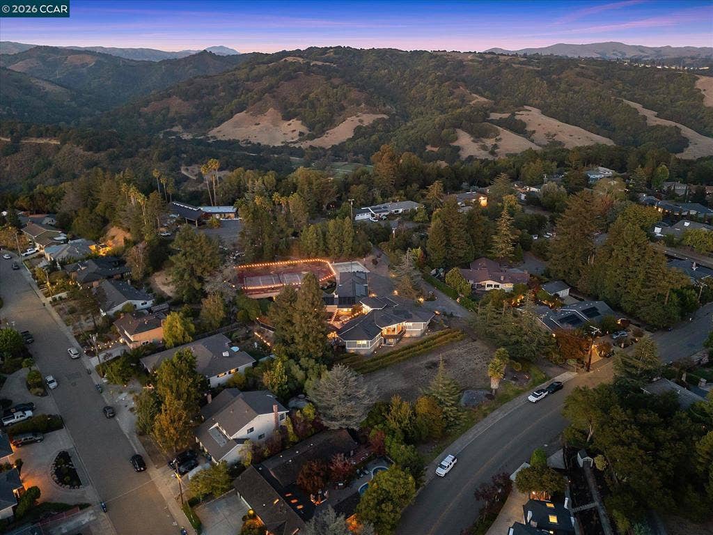 4572 Ewing Rd, Castro Valley, CA 94546 4572 Ewing Rd, Castro Valley, CA 94546