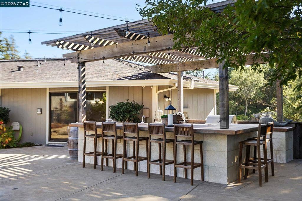 4572 Ewing Rd, Castro Valley, CA 94546 4572 Ewing Rd, Castro Valley, CA 94546