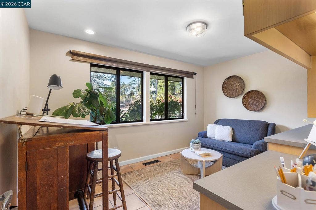 4572 Ewing Rd, Castro Valley, CA 94546 4572 Ewing Rd, Castro Valley, CA 94546