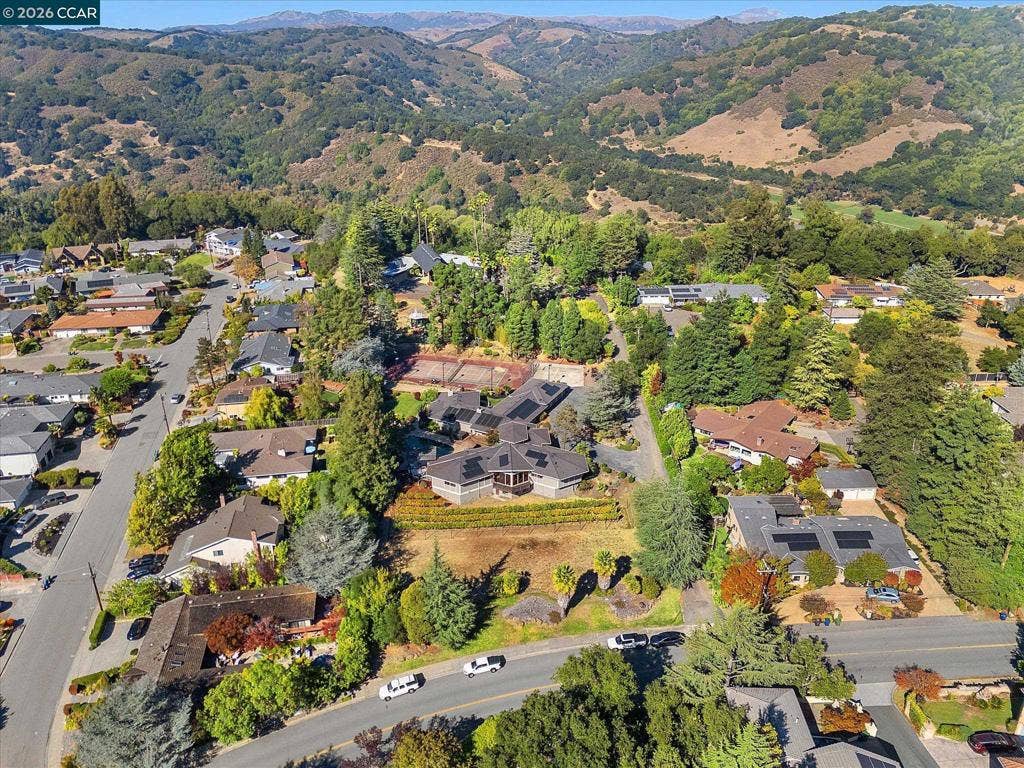 4572 Ewing Rd, Castro Valley, CA 94546 4572 Ewing Rd, Castro Valley, CA 94546