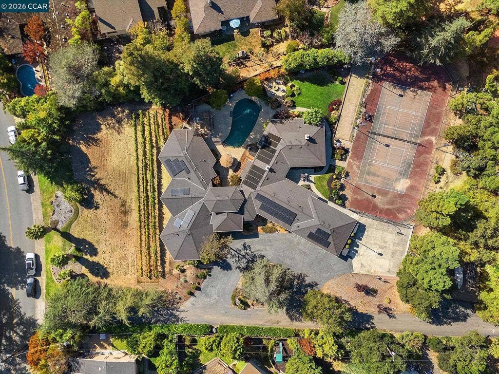 4572 Ewing Rd, Castro Valley, CA 94546 4572 Ewing Rd, Castro Valley, CA 94546