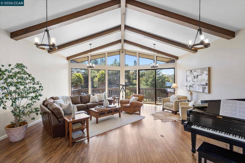 4572 Ewing Rd, Castro Valley, CA 94546 4572 Ewing Rd, Castro Valley, CA 94546