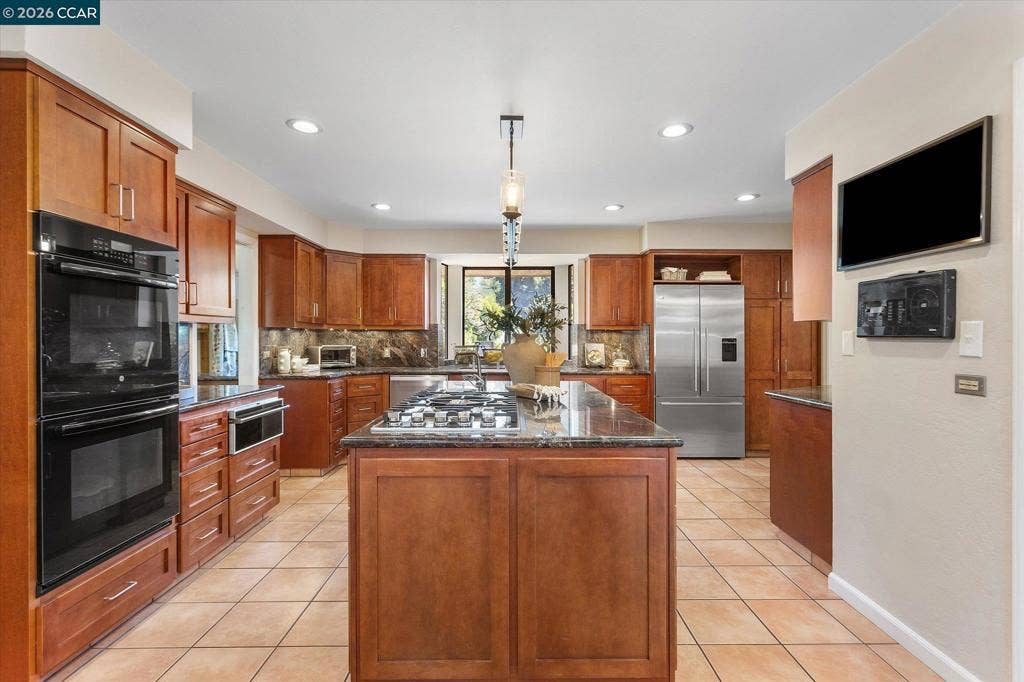 4572 Ewing Rd, Castro Valley, CA 94546 4572 Ewing Rd, Castro Valley, CA 94546