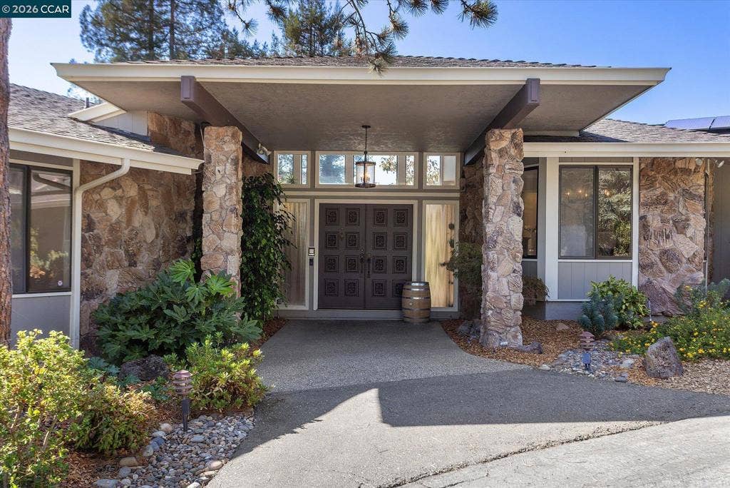 4572 Ewing Rd, Castro Valley, CA 94546 4572 Ewing Rd, Castro Valley, CA 94546