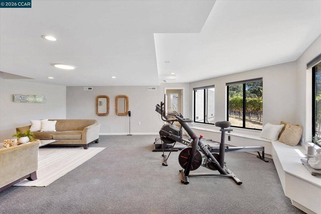 4572 Ewing Rd, Castro Valley, CA 94546 4572 Ewing Rd, Castro Valley, CA 94546