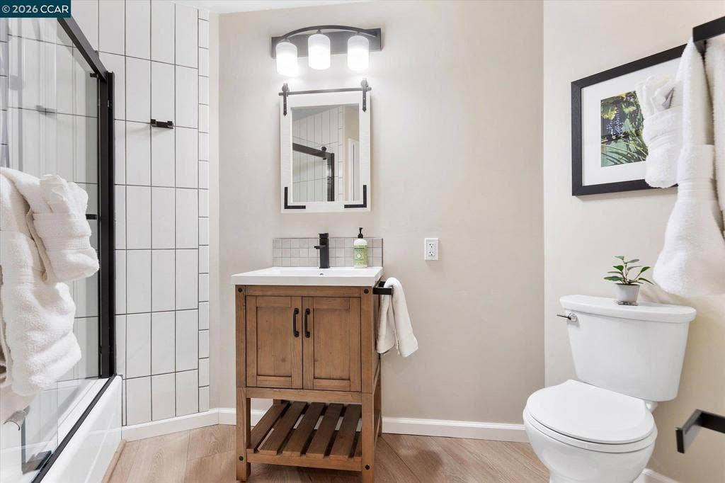4572 Ewing Rd, Castro Valley, CA 94546 4572 Ewing Rd, Castro Valley, CA 94546