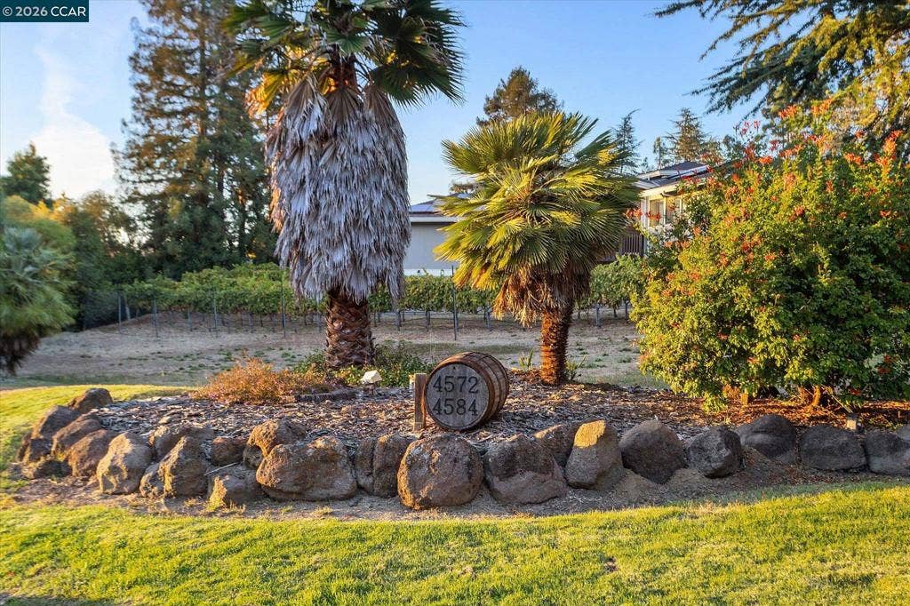 4572 Ewing Rd, Castro Valley, CA 94546 4572 Ewing Rd, Castro Valley, CA 94546