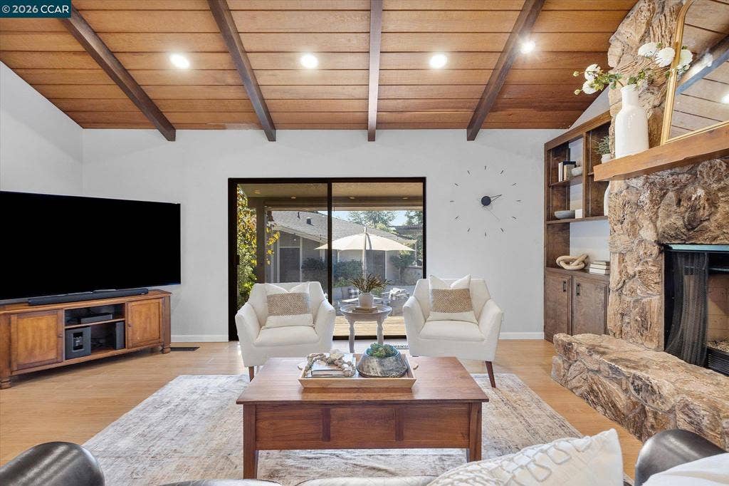 4572 Ewing Rd, Castro Valley, CA 94546 4572 Ewing Rd, Castro Valley, CA 94546