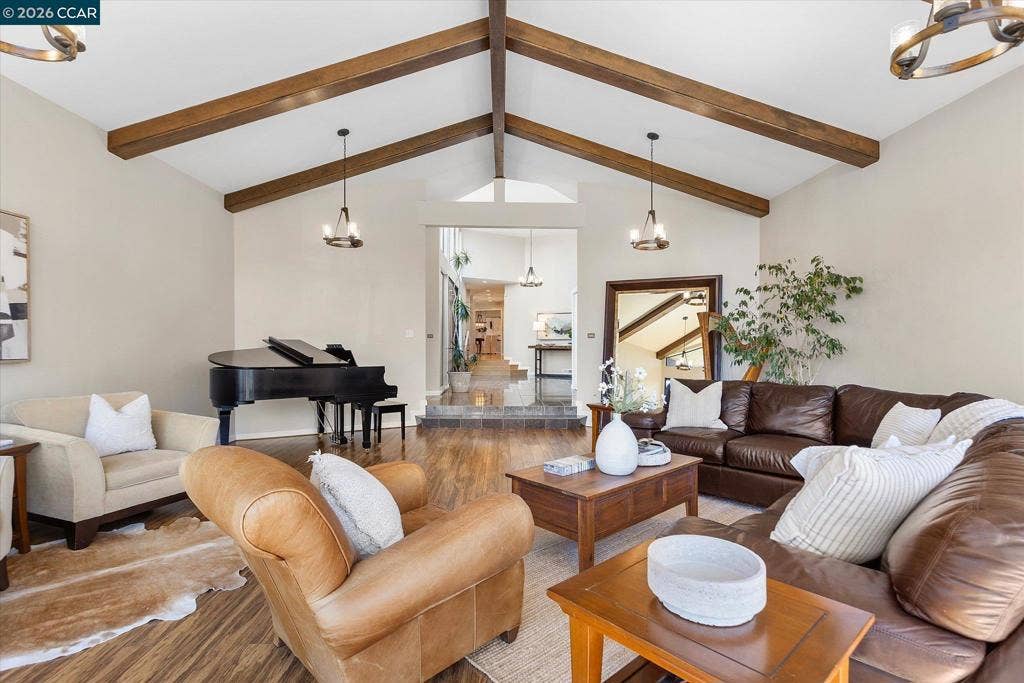 4572 Ewing Rd, Castro Valley, CA 94546 4572 Ewing Rd, Castro Valley, CA 94546