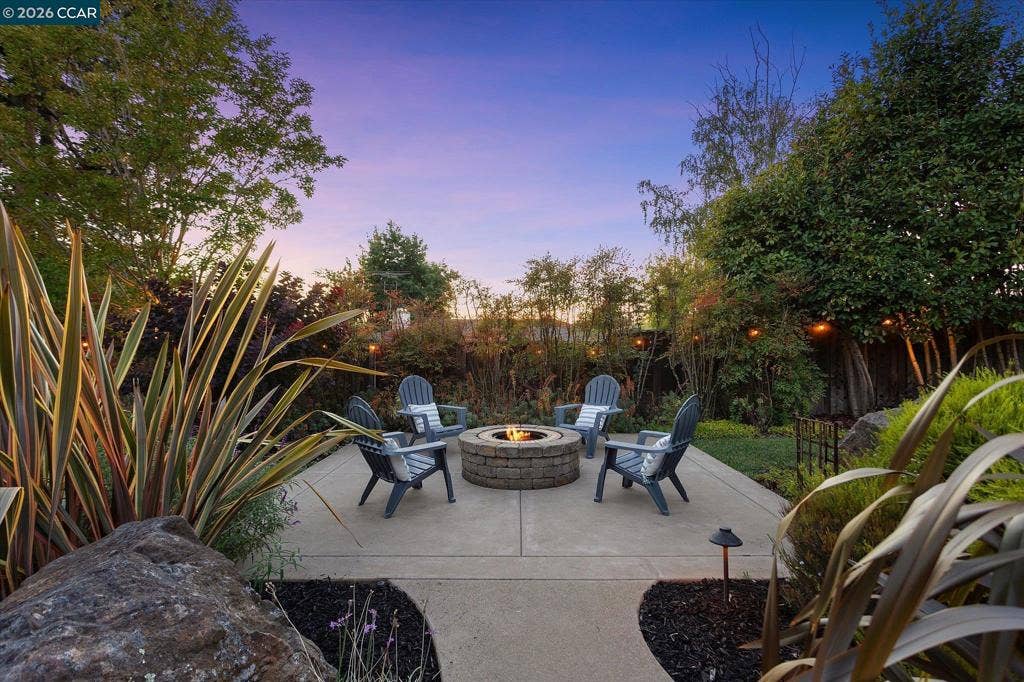 4572 Ewing Rd, Castro Valley, CA 94546 4572 Ewing Rd, Castro Valley, CA 94546