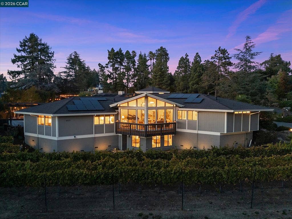 4572 Ewing Rd, Castro Valley, CA 94546 4572 Ewing Rd, Castro Valley, CA 94546