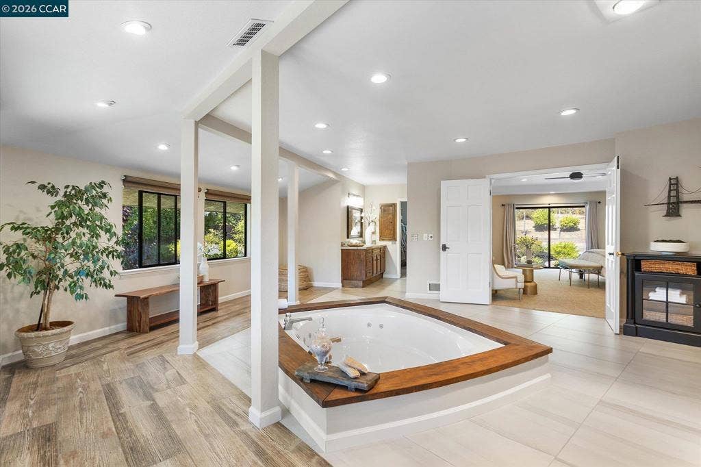 4572 Ewing Rd, Castro Valley, CA 94546 4572 Ewing Rd, Castro Valley, CA 94546
