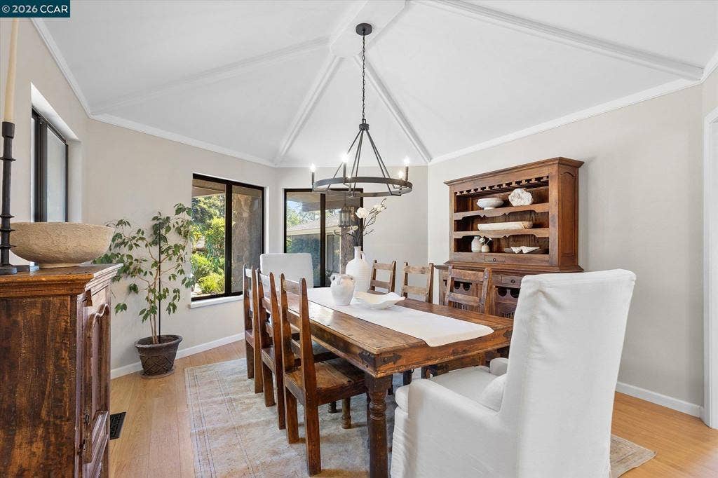 4572 Ewing Rd, Castro Valley, CA 94546 4572 Ewing Rd, Castro Valley, CA 94546