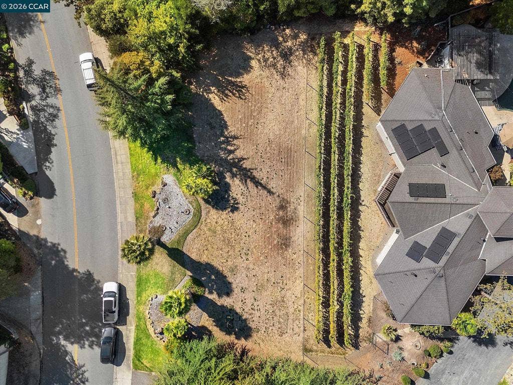 4572 Ewing Rd, Castro Valley, CA 94546 4572 Ewing Rd, Castro Valley, CA 94546