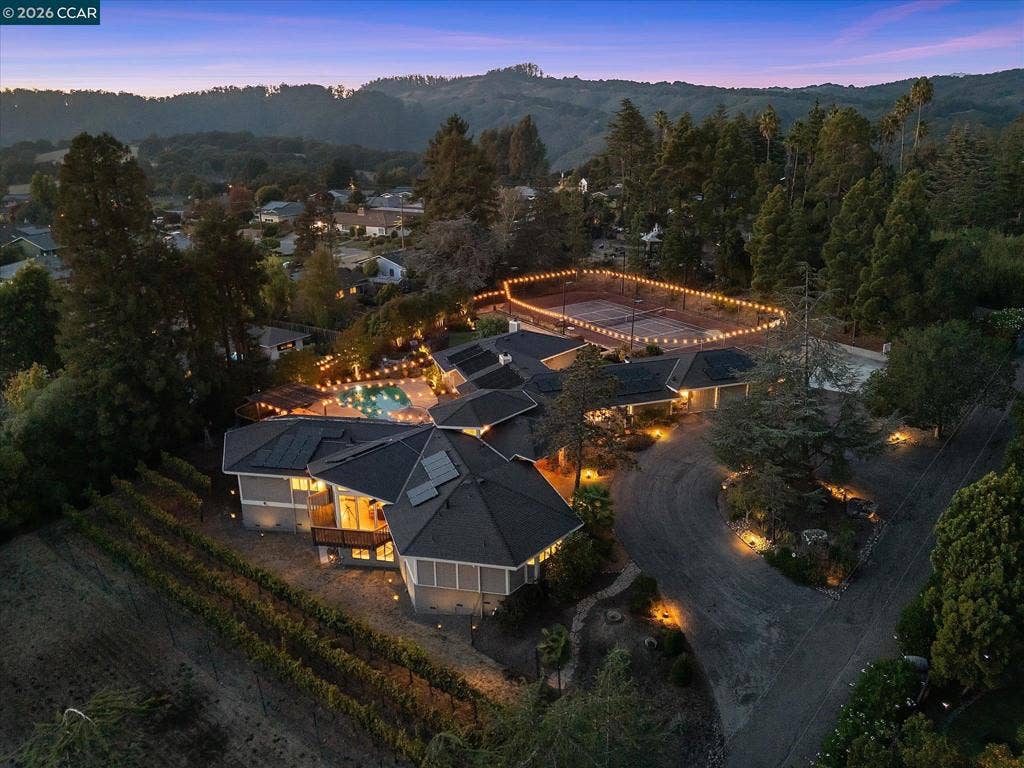 4572 Ewing Rd, Castro Valley, CA 94546 4572 Ewing Rd, Castro Valley, CA 94546