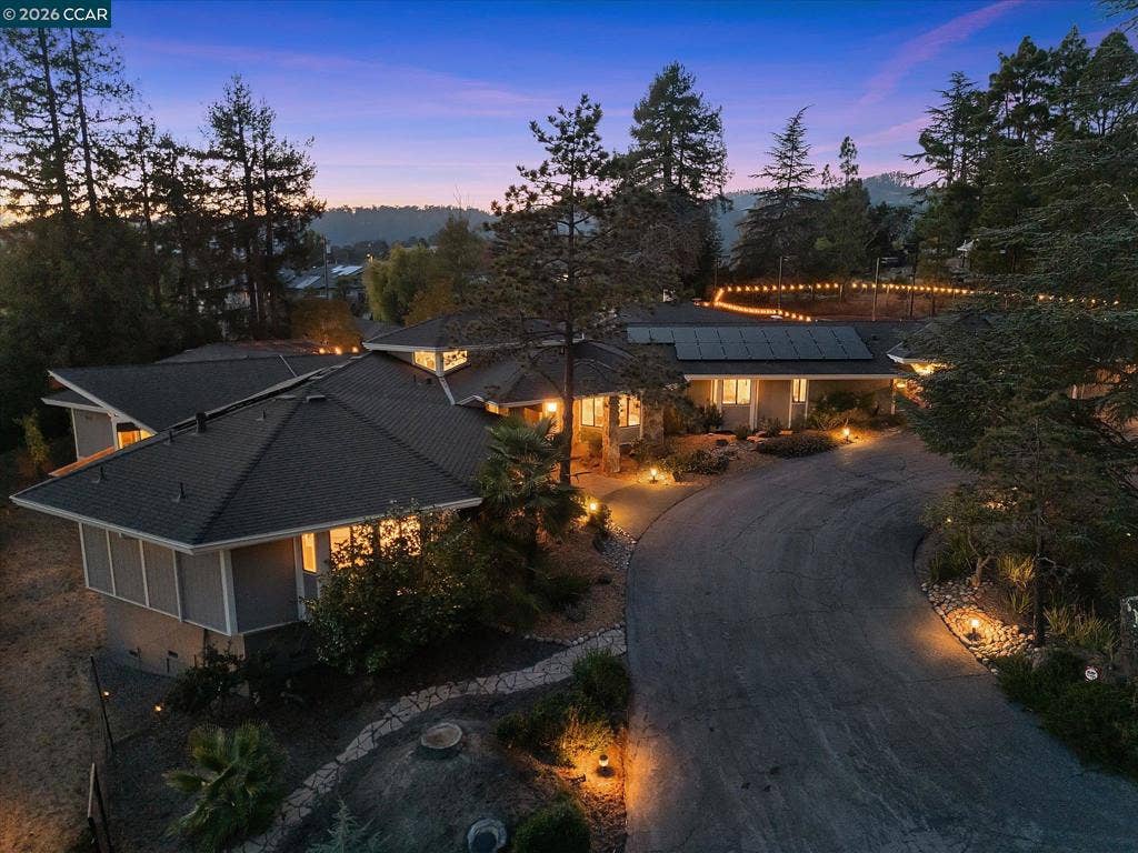 4572 Ewing Rd, Castro Valley, CA 94546 4572 Ewing Rd, Castro Valley, CA 94546