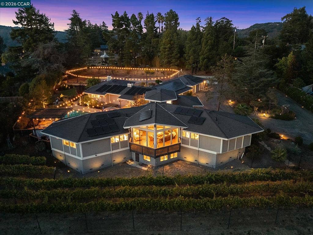 4572 Ewing Rd, Castro Valley, CA 94546 4572 Ewing Rd, Castro Valley, CA 94546