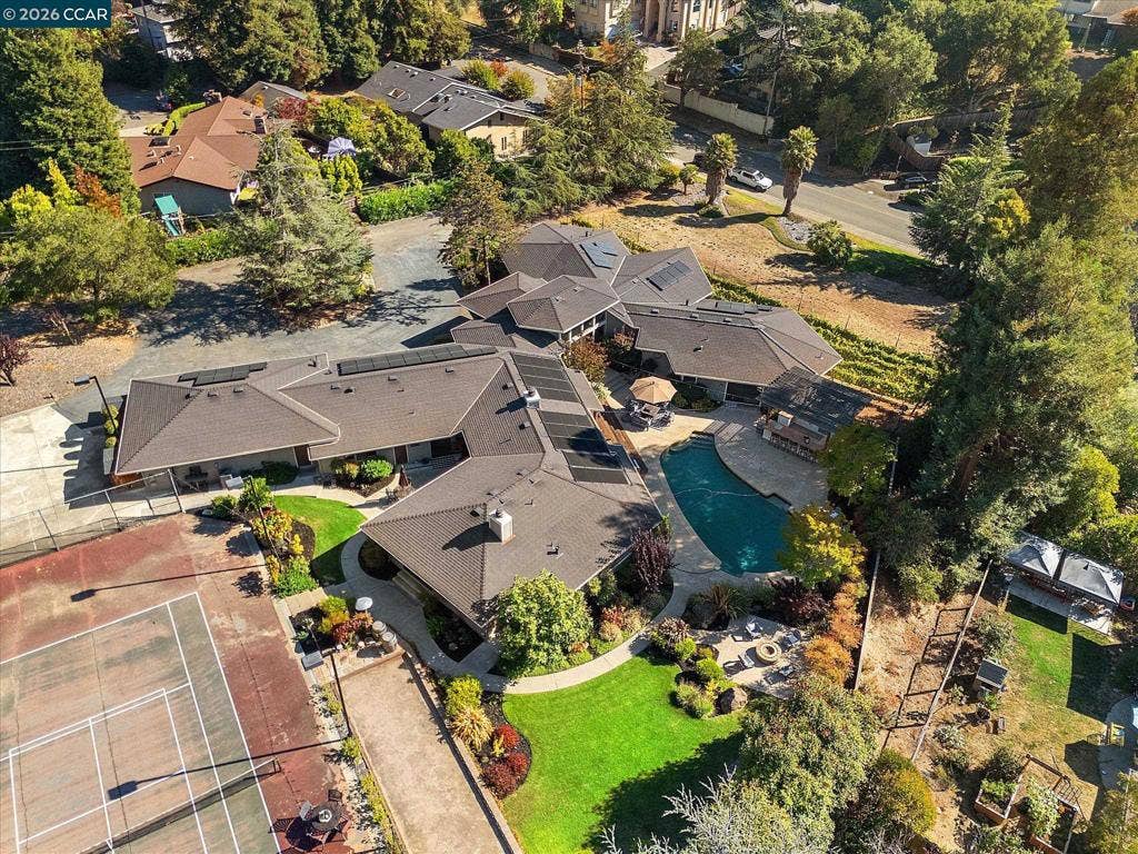 4572 Ewing Rd, Castro Valley, CA 94546 4572 Ewing Rd, Castro Valley, CA 94546