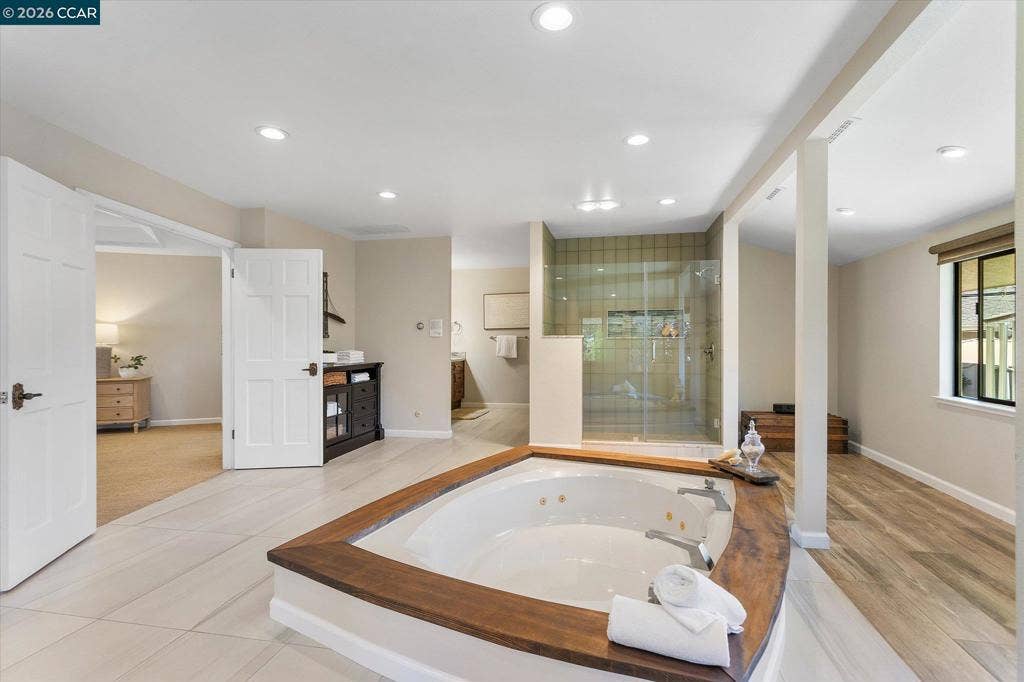 4572 Ewing Rd, Castro Valley, CA 94546 4572 Ewing Rd, Castro Valley, CA 94546