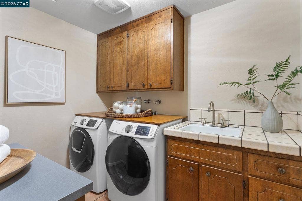 4572 Ewing Rd, Castro Valley, CA 94546 4572 Ewing Rd, Castro Valley, CA 94546