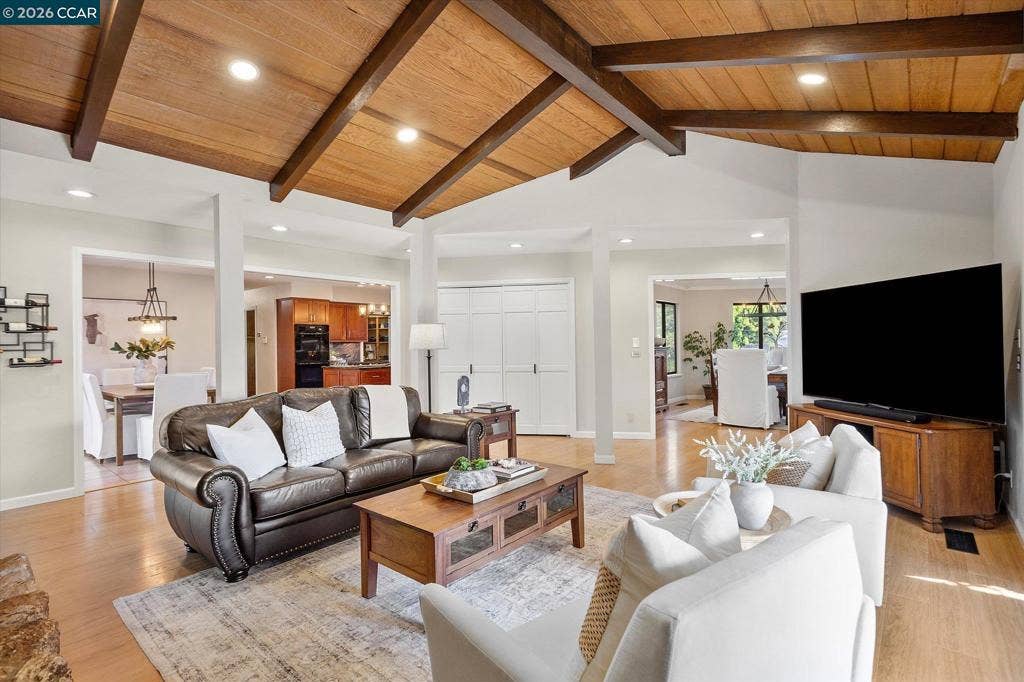 4572 Ewing Rd, Castro Valley, CA 94546 4572 Ewing Rd, Castro Valley, CA 94546