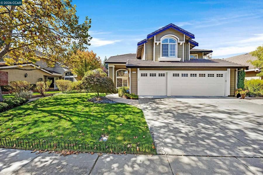 Property photo for 121 Parkhaven Dr, Danville, CA