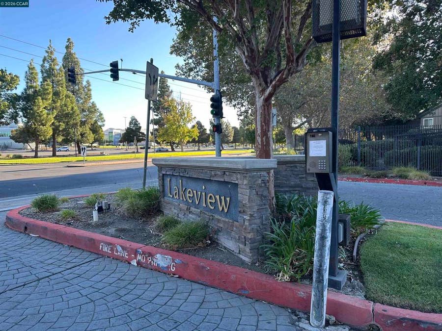 Property photo for 2195 Lakeview Cir, Pittsburg, CA