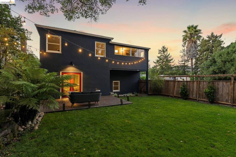 Property photo for 1980 Oak Crest, Oakland, CA
