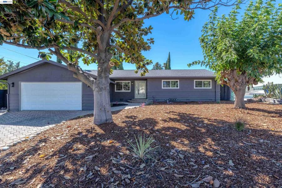 Property photo for 3672 Sanford St, Concord, CA
