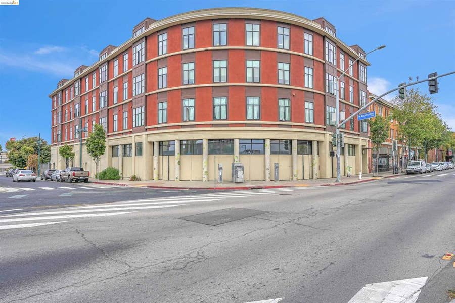 Property photo for 3801 San Pablo Ave, #306, Emeryville, CA