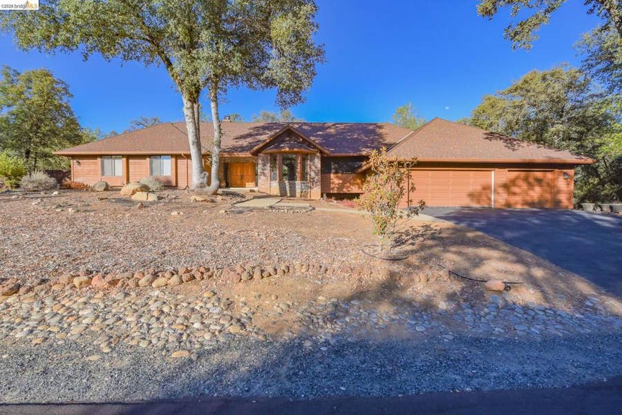 Property photo for 14075 Barlupi Circle, Sonora, CA