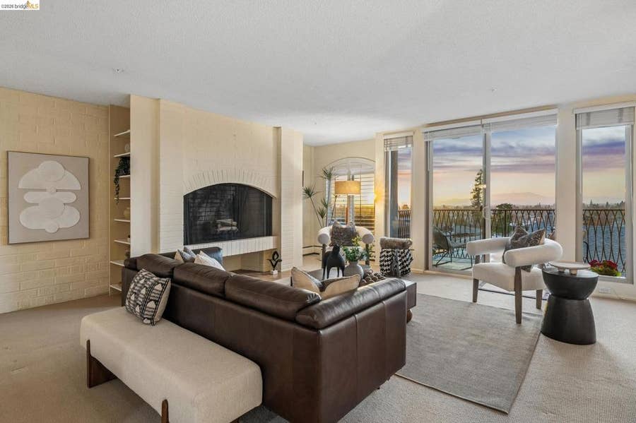 Property photo for 5405 Carlton ST, #202, Oakland, CA