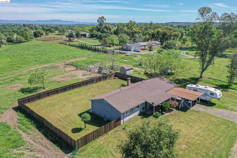 Property photo for 10458 Southworth Rd, Wallace, CA