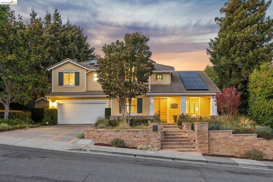 Property photo for 489 Gray Ct, Benicia, CA
