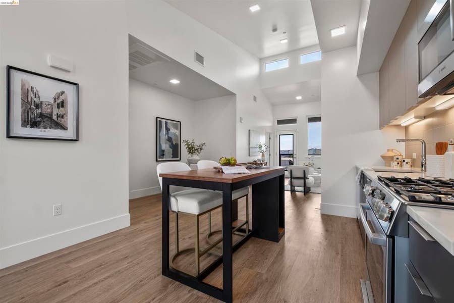 Property photo for 1545 32nd St, #314, Oakland, CA