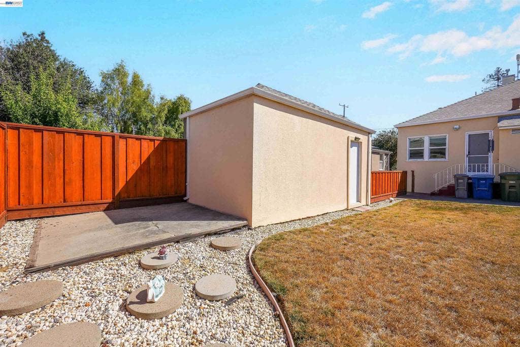 250 Cherrywood Ave, San Leandro, CA 94577 250 Cherrywood Ave, San Leandro, CA 94577