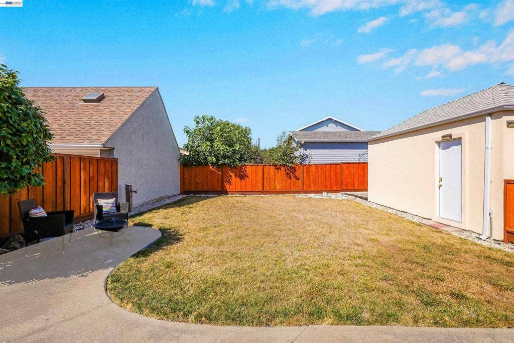 250 Cherrywood Ave, San Leandro, CA 94577 250 Cherrywood Ave, San Leandro, CA 94577
