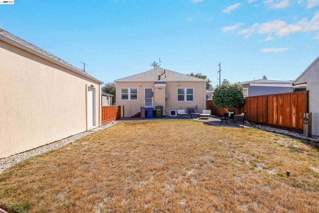 250 Cherrywood Ave, San Leandro, CA 94577 250 Cherrywood Ave, San Leandro, CA 94577