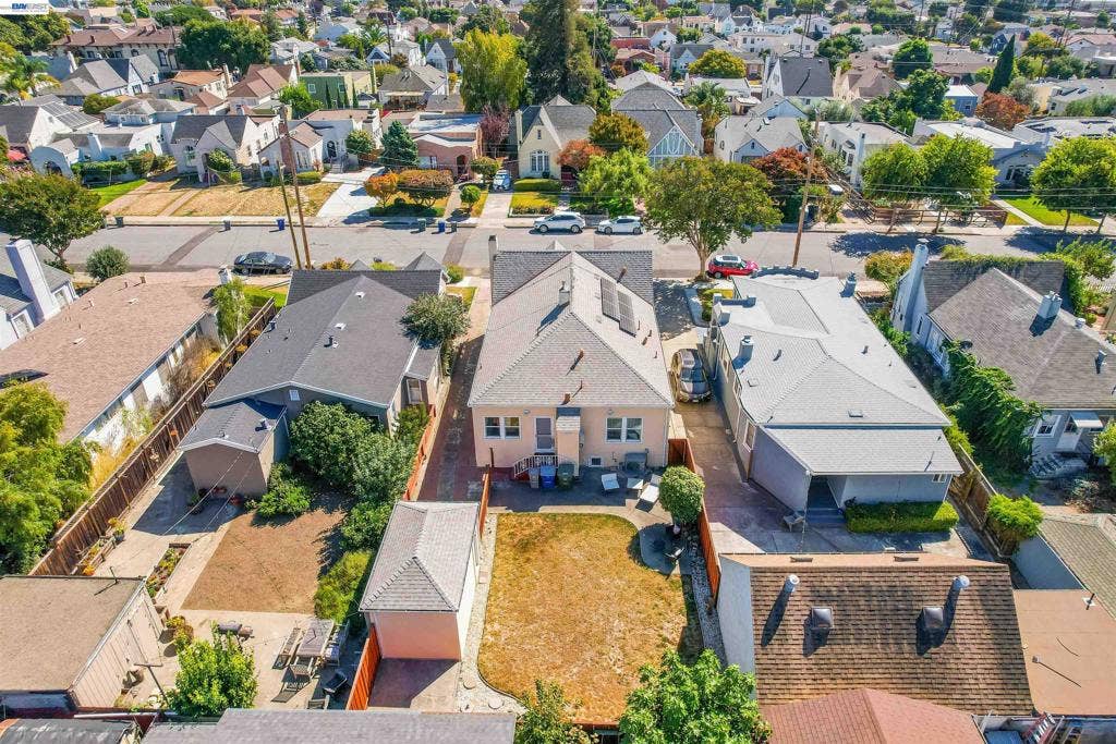 250 Cherrywood Ave, San Leandro, CA 94577 250 Cherrywood Ave, San Leandro, CA 94577