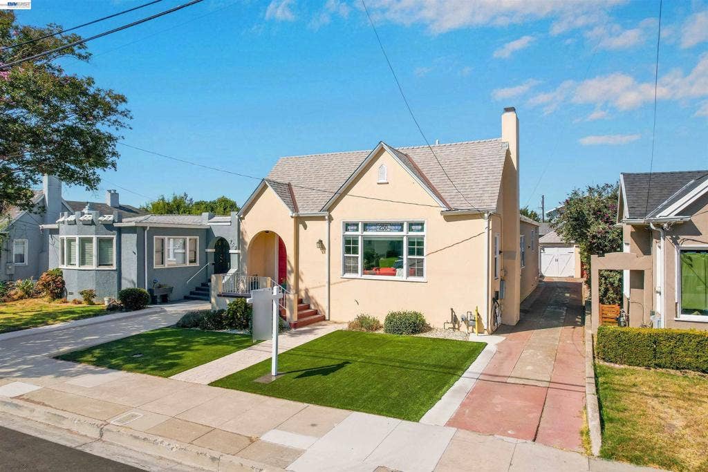 250 Cherrywood Ave, San Leandro, CA 94577 250 Cherrywood Ave, San Leandro, CA 94577