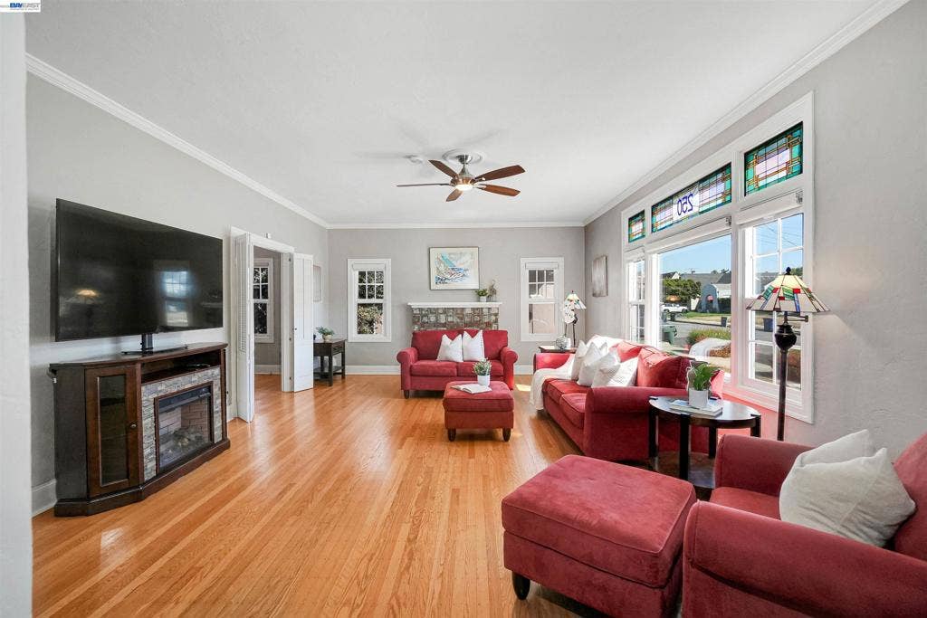 250 Cherrywood Ave, San Leandro, CA 94577 250 Cherrywood Ave, San Leandro, CA 94577