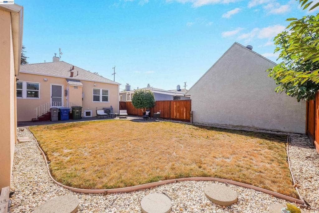 250 Cherrywood Ave, San Leandro, CA 94577 250 Cherrywood Ave, San Leandro, CA 94577