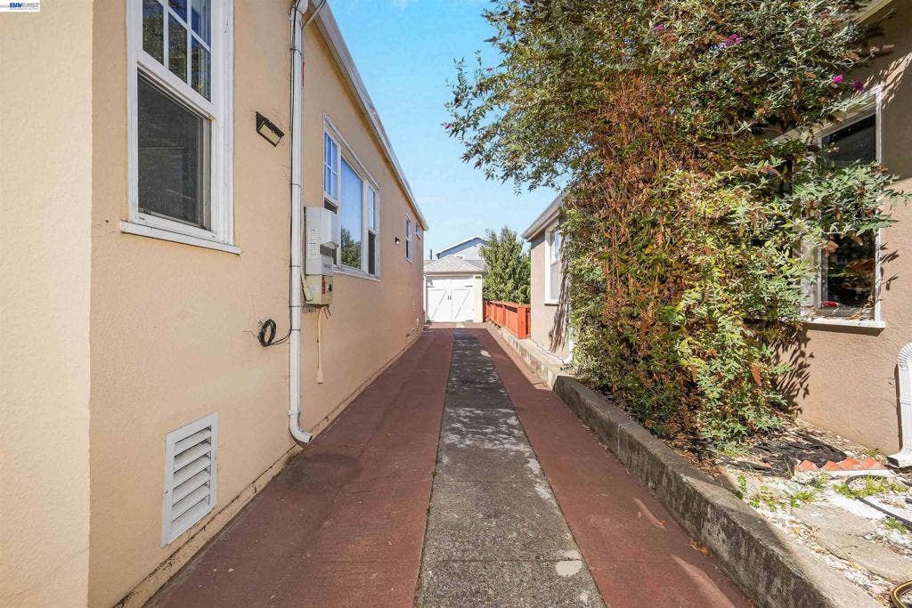 250 Cherrywood Ave, San Leandro, CA 94577 250 Cherrywood Ave, San Leandro, CA 94577