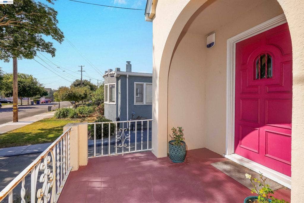 250 Cherrywood Ave, San Leandro, CA 94577 250 Cherrywood Ave, San Leandro, CA 94577
