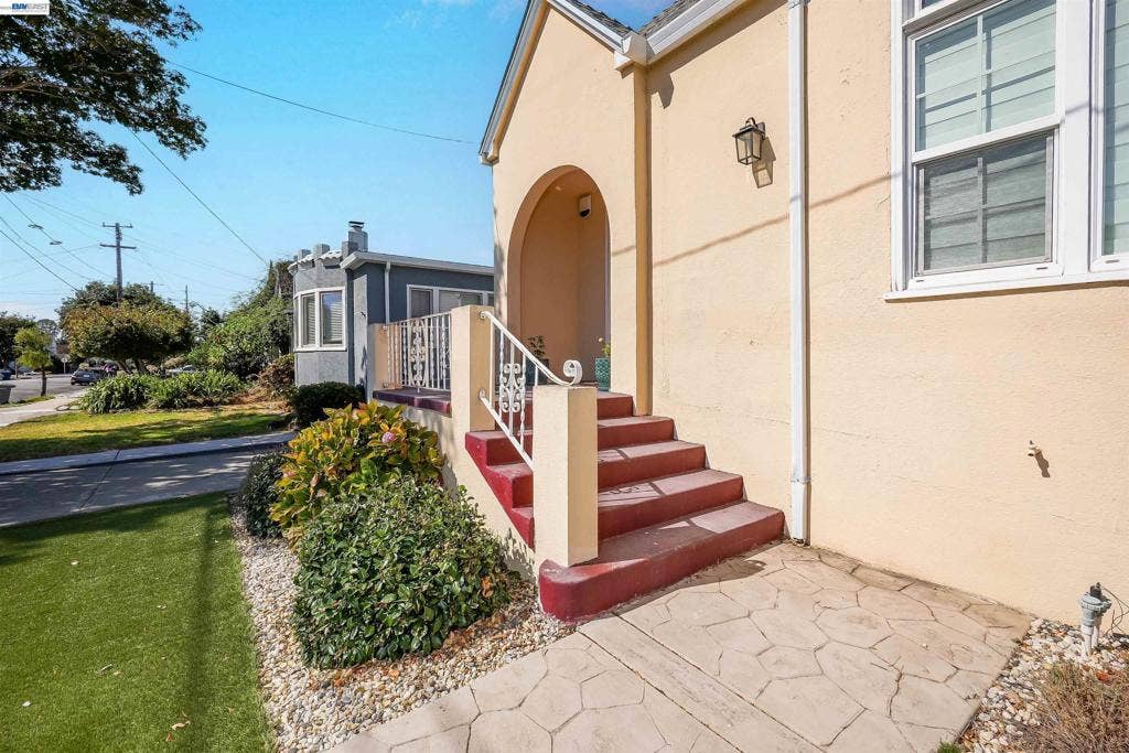 250 Cherrywood Ave, San Leandro, CA 94577 250 Cherrywood Ave, San Leandro, CA 94577