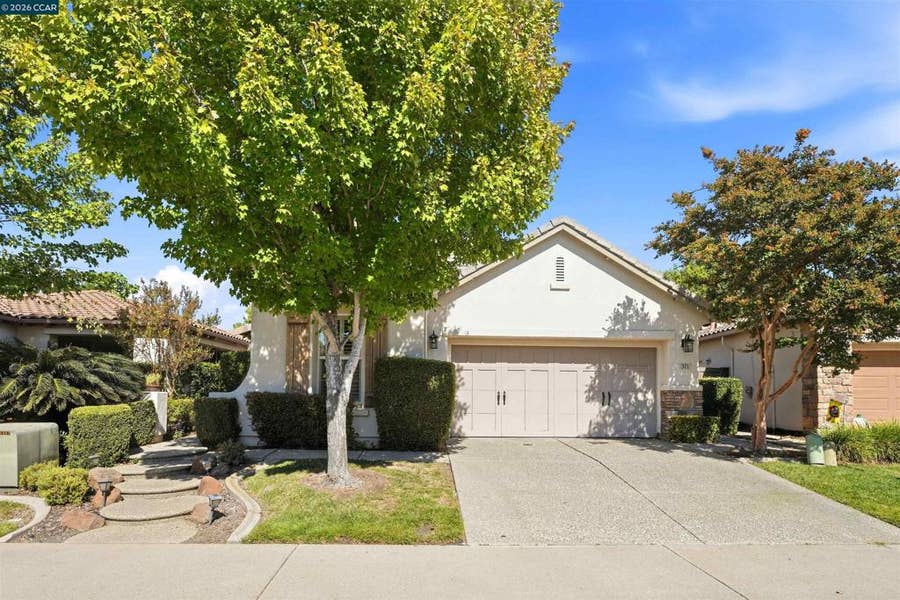 Property photo for 371 Perazul Cir, Sacramento, CA