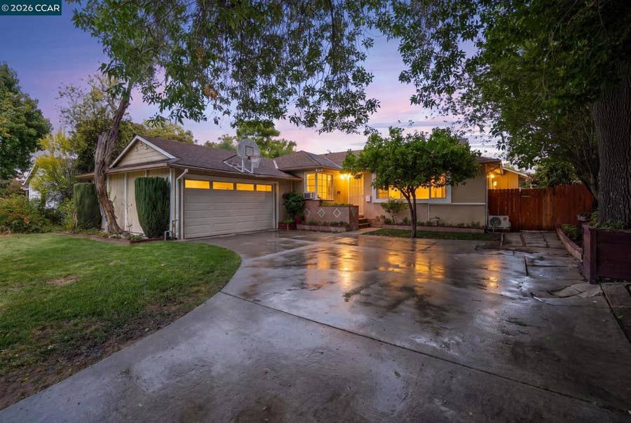 Property photo for 6422 Lubao Ave, Woodland Hills, CA