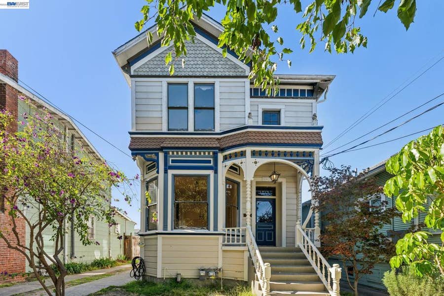 Property photo for 1715 Bay St, Alameda, CA