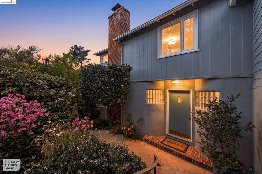 Property photo for 2556 Carisbrook Dr, Oakland, CA